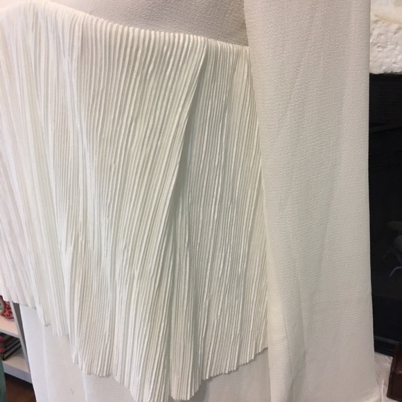 HOUSE OF SUNNY PEARL PLEAT LAYER WHITE  BLOUSE SIZE 4 NWT - Picture 6 of 9